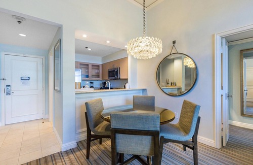 Key Biscayne Condominio | Sapphire by VIAC - Breathtaking 2BR Unit Set @ Ritz Carlton-Biscayne