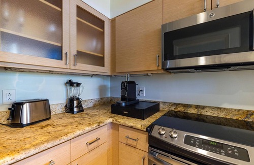 Key Biscayne Condominio | Sapphire by VIAC - Breathtaking 2BR Unit Set @ Ritz Carlton-Biscayne