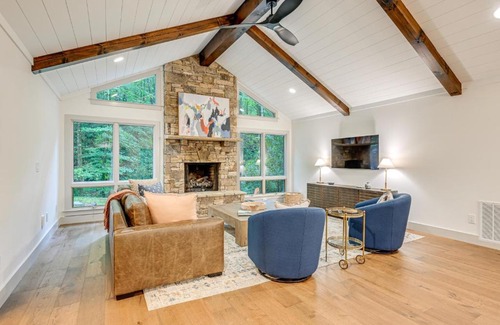 Cashiers Casa | Sapphire Home with Fireplace Near Skiing and Hiking!