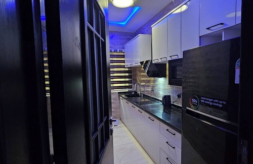 Lagos Apartamento | Sapphire Residences by Crystal Magodo