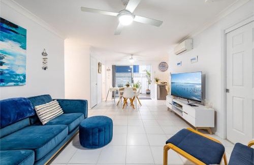 Fingal Bay Casa | Sapphire Sands 1 52 Boulder Bay Rd air con Wi Fi Cot and Highchair