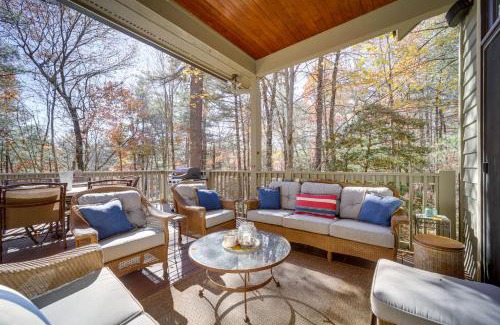 Sapphire Casa | Sapphire Vacation Rental Less Than 1 Mi to Whisper Lake!