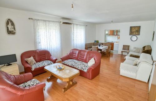 Seoca Casa | Sara Sutomore