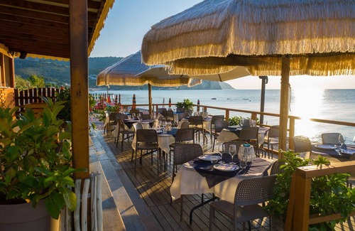Mattinata Casa | "saracena" Holiday Home With Beach and Swimming Pool