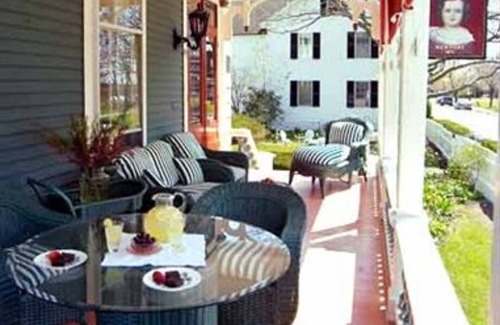 The Point Cama Y Desayuno | Sarah Kendall House