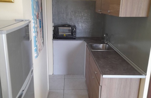 Saronikos Apartamento | Sarah's studio is 10 minutes from the sea and 12 minutes from the airport.