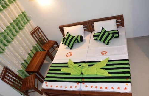 Peradeniya Hotel | Sarala Residence