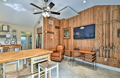 Hudson Bayou Cabaña | Cabaña Sarasota con sala de vapor, pérgola y cataratas