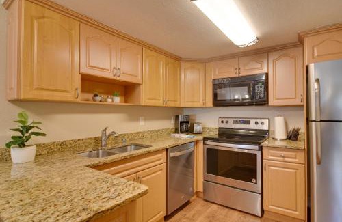 Gulf Gate Estates Apartamento | Sarasota Escape about 4 Mi to Siesta Key Beach!