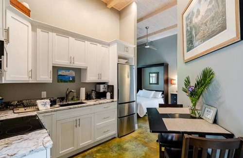 Gillespie Park Apartamento | Sarasota Getaway Studio 3 mi to beautiful sandy beaches