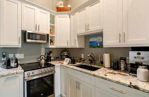 Gillespie Park Apartamento | Sarasota Getaway Studio 3 mi to beautiful sandy beaches