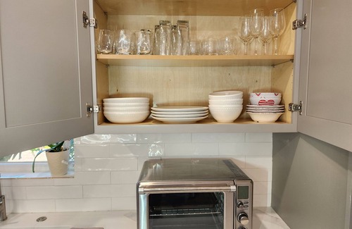 Southgate Casa | SARASOTA Heated Pool - Pet Friendly - Garage w/ EV Charger - Close to Beaches!