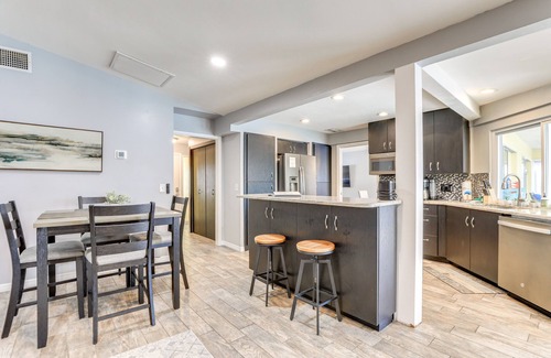 Whitfield Casa | Sarasota Home w/ Heated Pool: 3 Mi to Airport!