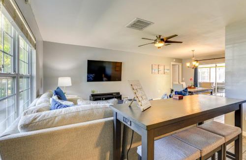 Whitfield Casa | Sarasota Home with Heated Pool 3 Mi to Airport!