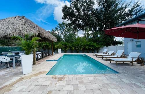 Sarasota Casa | Sarasota Paradise Heated Pool Home Near IMG & Siesta Key Beach