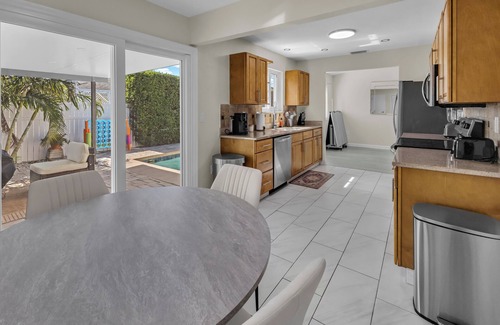 Whitfield Casa | Sarasota Retreat w/ Pool, Near Beaches & Downtown