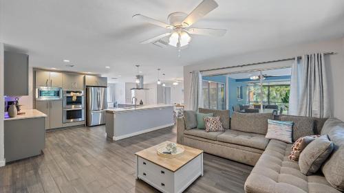 Trailer Estates Casa | Sarasota Serenity