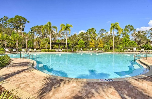 Braden River Casa | Sarasota Townhouse with Lanai about 10 Mi to Beach!