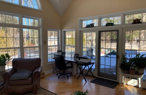 Saratoga Springs Casa | Saratoga retreat! Great yard with inground pool. 4 miles from Racetrack.