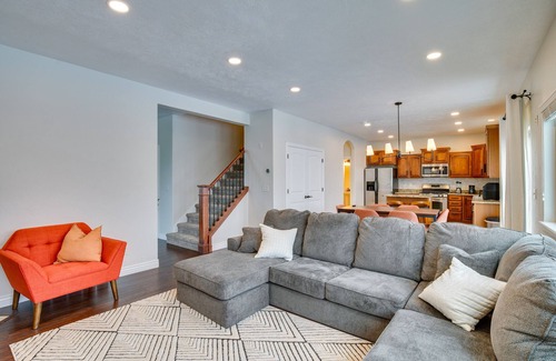 Saratoga Springs Casa | Saratoga Springs Family Home ~ 2 Mi to Utah Lake!