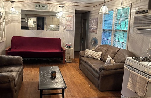 Independence Cabina | Sardis Fish Camp north side near Holiday Lodge/Teckville, 1 mile from boat ramp