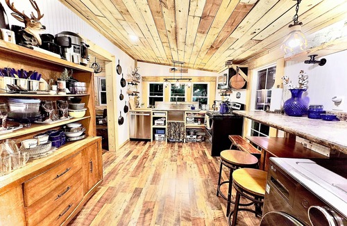 Independence Cabina | Sardis Lake Bunkhouse. Deer Camp . WiFi