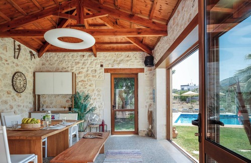 Roussospiti Villa | Villa Saridakis! ¡Piscina privada, gimnasio, piscina para niños, a poca distancia de tabernas!