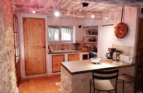 Menerbes Casa | Encantadora casa de piedra con piscina privada. GDF 84G2842 ***