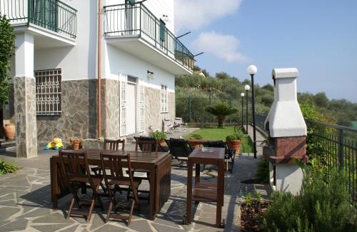 Lavagna Casa | Sarina House Ocean View