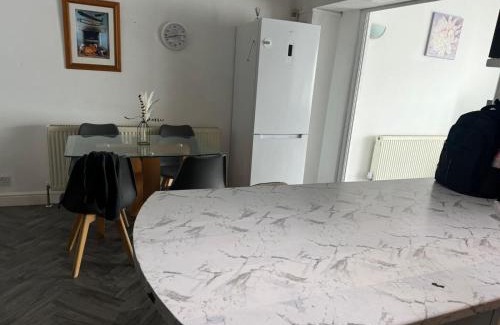 South Hornchurch Casa | Sariyu space Dagenham