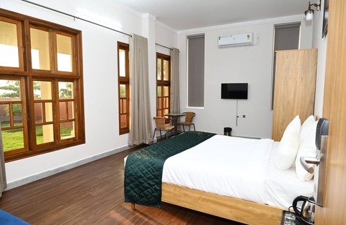 Mangalore Hotel | Saroja Villa by Monarch Stays