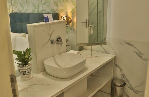 Naraina Hotel | Sarovar Portico Naraina Delhi