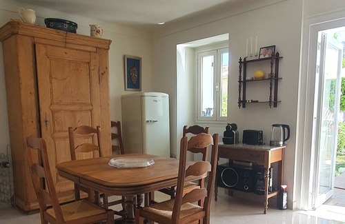 Sartene Apartamento | SARTENE, BEAUTIFUL 52m2 APARTMENT ON PRIVATE GARDEN GROUND,