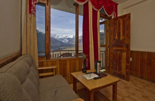 Manali Hotel | Sarthak Resorts