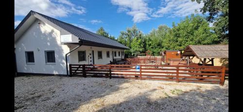 Sarud Apartamento | Sarudi Wellness Apartman