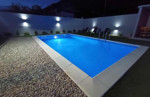 Trn Apartamento | Sasha Apartment and Swimming Pool