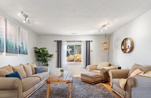 Castle Rock Casa | Sasquatch Hideaway Gateway to Mt St Helens