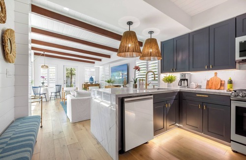 White St. Gallery Casa | SATISFY MY SOUL ~ 3 BR, 3.5 Ba Newly Renovated Mid Town Home w/ Pool!