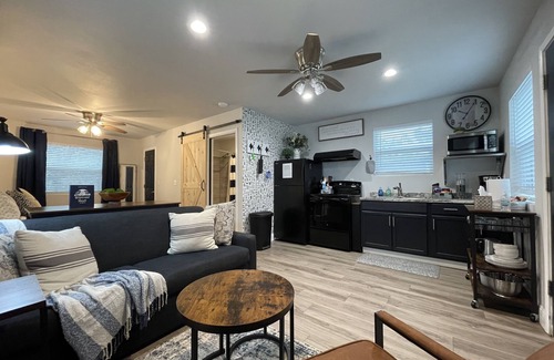 Johnson City Cabaña | Sauceda Cottage at Wrenwood Ranch, King Bed