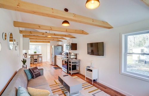 West Saugerties Cabina | Saugerties Cabin Rental w/ Fire Pit & Creek Access