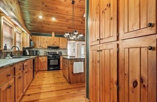 Blue Ridge Casa | Sauna Hot/Cold Tubs Fightingtown Creek Blue Ridge