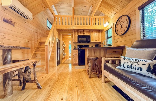 Lincoln Cabina | SaunaHaus – Log Cabin + Private Sauna by the Brook