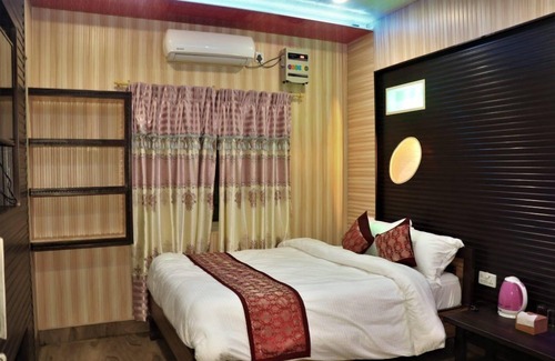 Sauraha Hotel | Sauraha Boutique Resort
