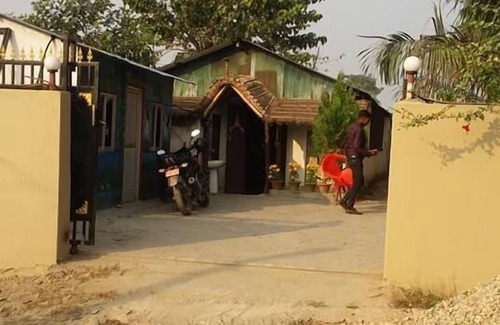 Sauraha Hotel | Sauraha Boutique Resort