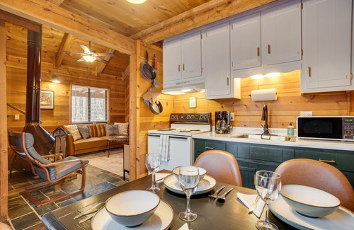 Sautee Nacoochee Cabina | 1br Sautee Nacoochee cabina w / cubierta espaciosa!