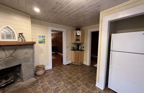 Sautee Nacoochee Cabaña | Sautee Valley Farm Cottage- 10 minutes from Helen and Unicoi State Park