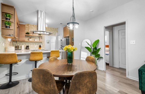Midtown Casa | SAV Summer Escape - River St & DT - Free Parking