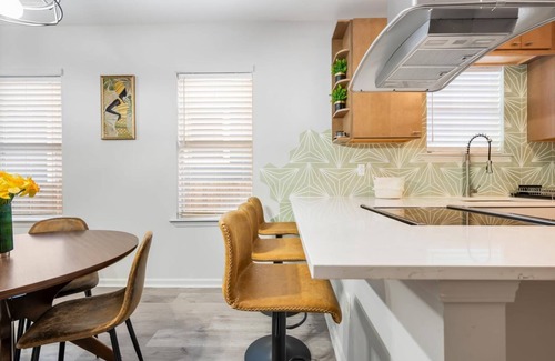 Midtown Casa | SAV Summer Escape - River St & DT - Free Parking