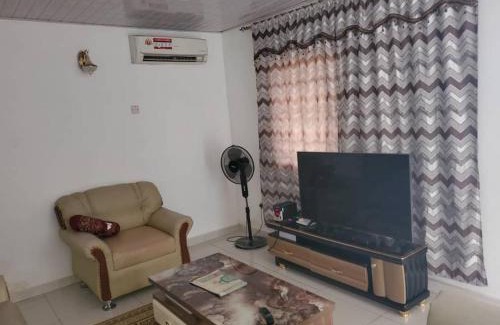 Freetown Apartamento | Savagem Furnished Apartment