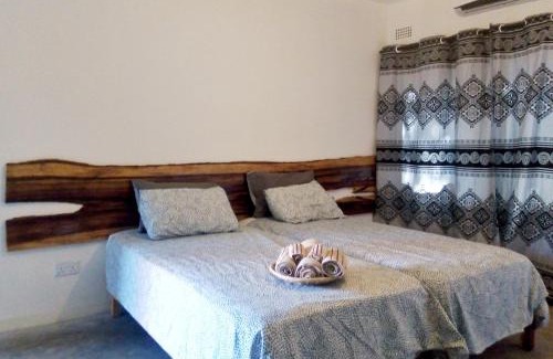 Livingstone Apartamento | Savanna Tree Apartments - self catering town center